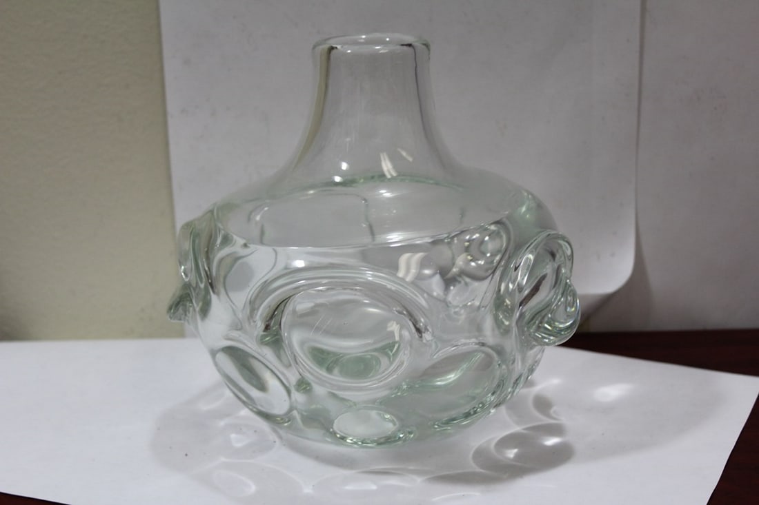 A Clear Artglass Center Piece Bottle - 3