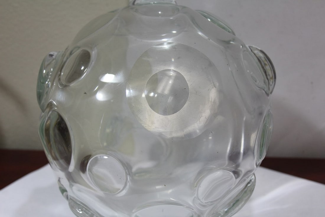 A Clear Artglass Center Piece Bottle - 6