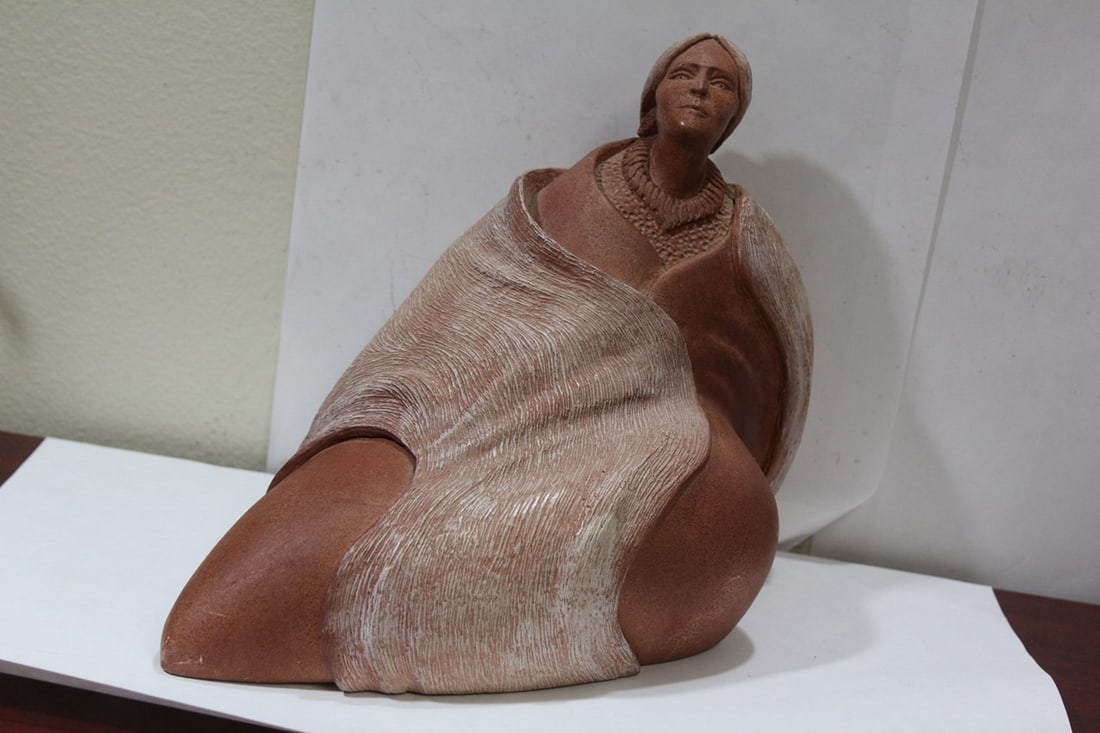 A Signed Roy Schroeder Sculpture (1 of 7)
