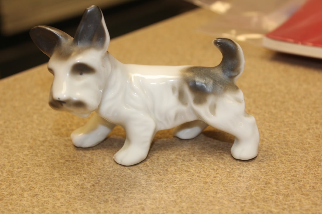 Ceramic Dog: made in Japan - 4" across