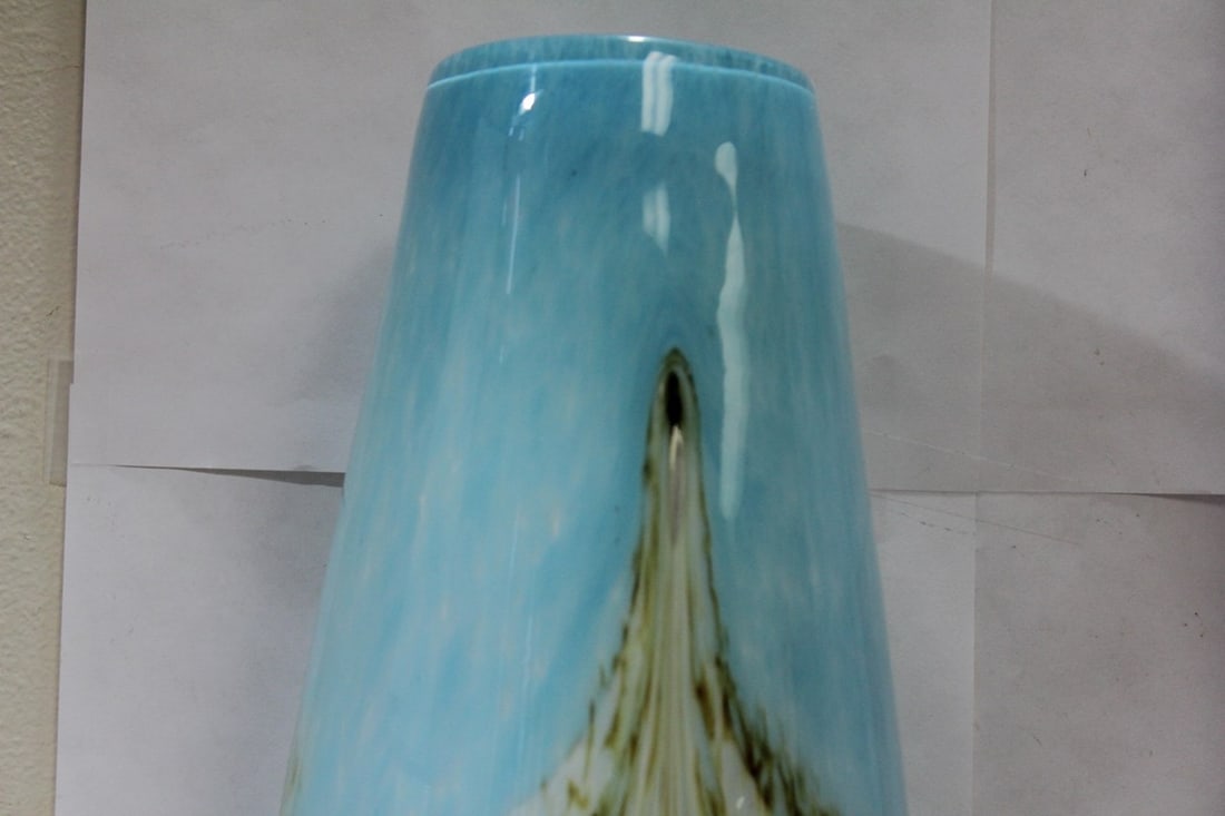 A Monumental Artglass Vase - 4