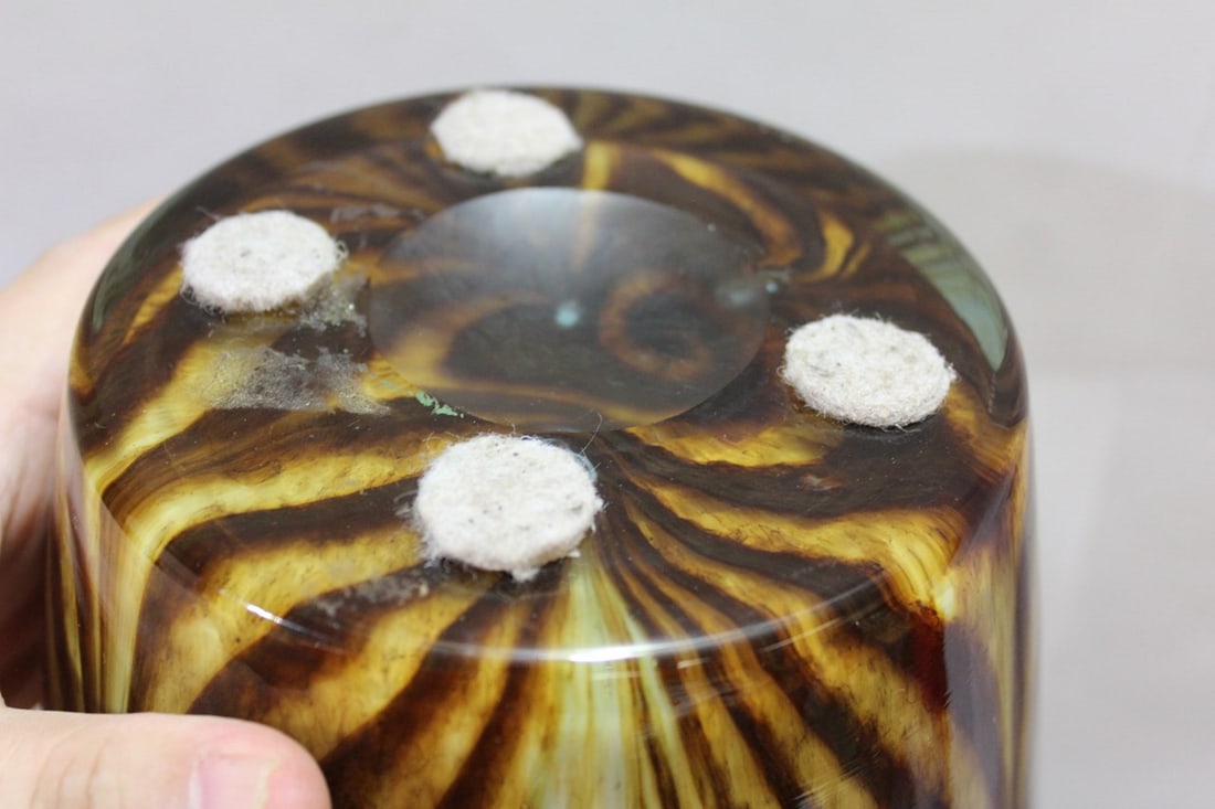 A Monumental Artglass Vase - 8