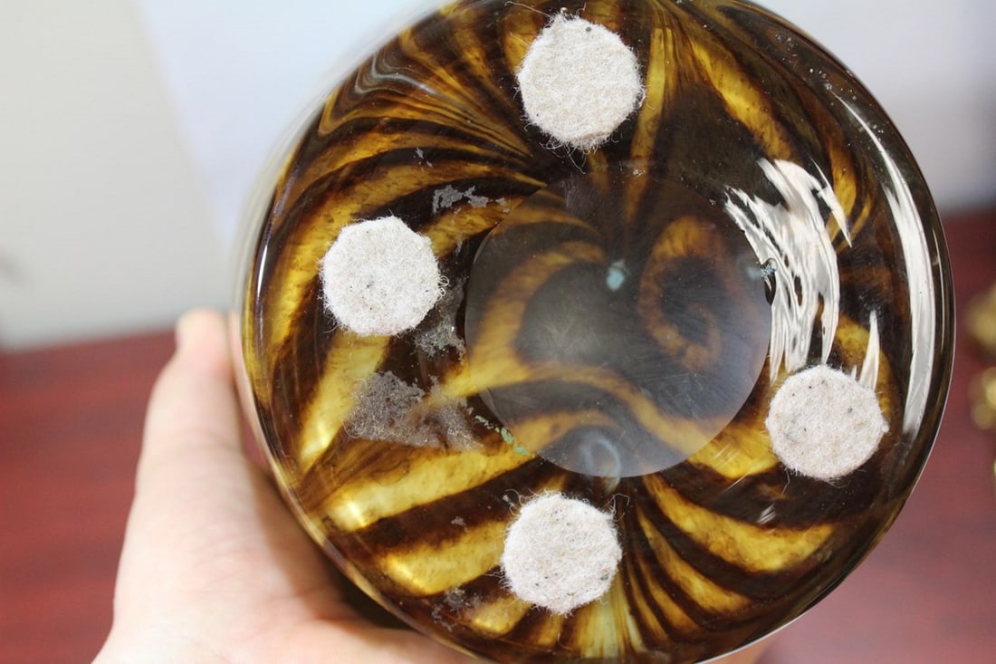 A Monumental Artglass Vase - 9