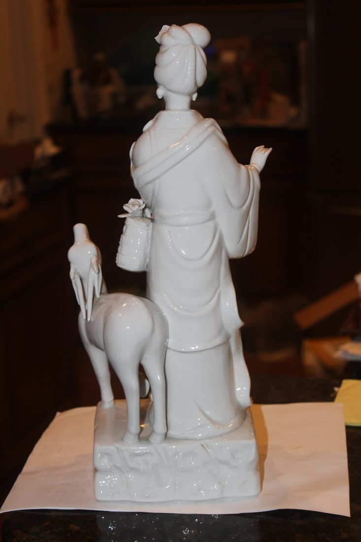 Chinese Porcelain Blanc de Chine Kwan Yin - 6