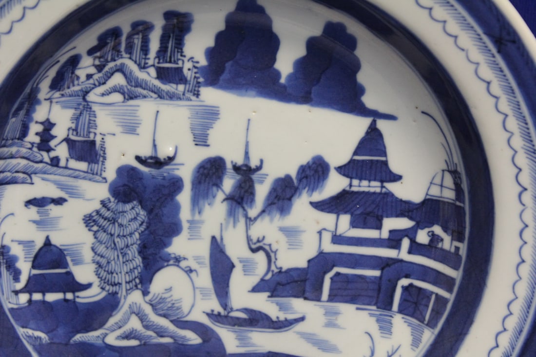 An Antique Chinese Canton Soup Bowl - 2