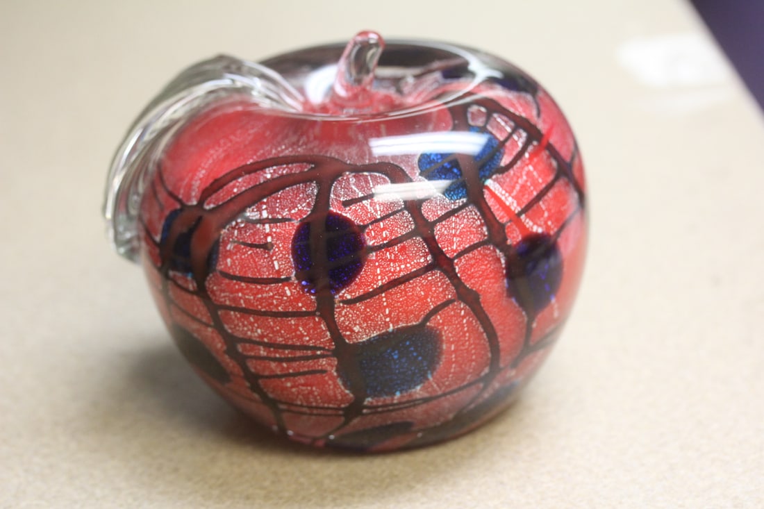Artglass Apple Paperweight - 3