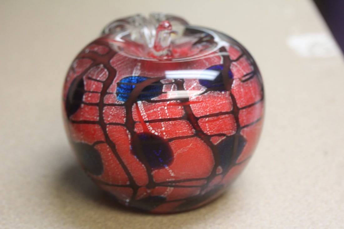 Artglass Apple Paperweight - 4