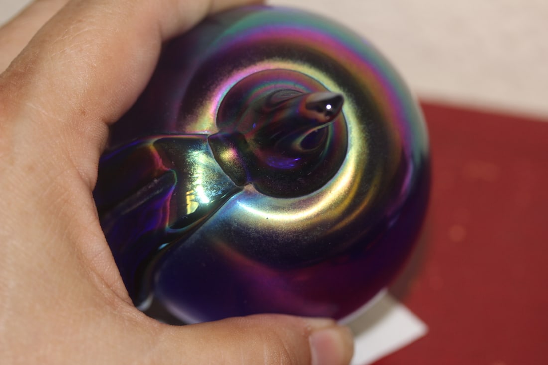 Iridescent Gibson Apple Form Paperweight - 4