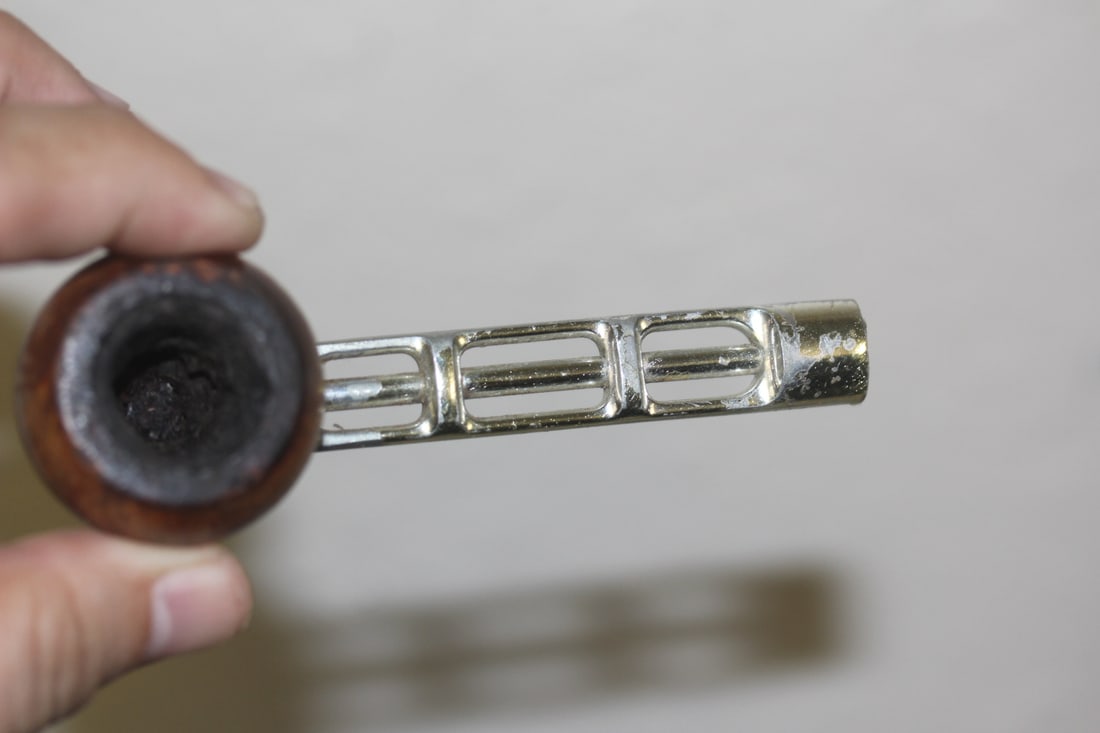 Vintage Viking Metal Pipe: 4 1/2" long
