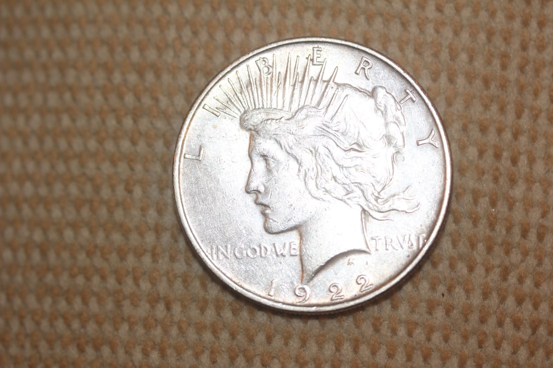 1922 Peace Silver Dollar - 2