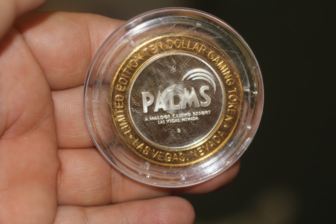 .999 Fine Silver Casino Token: please note: ONLY the middle part is .999 silver