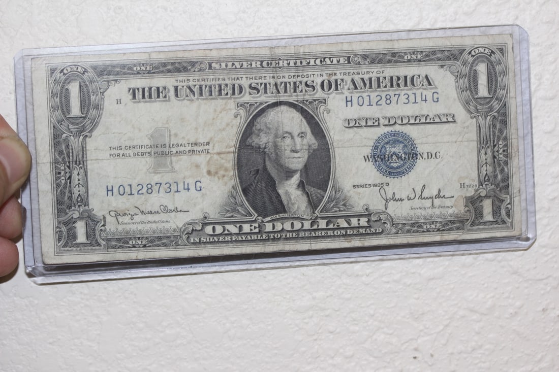 1935 $1.00 Silver Certificate: misaligned