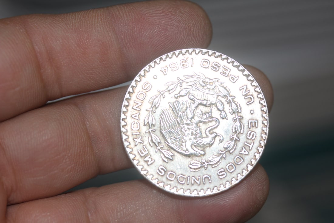 Mexico Un Peso 10% Silver Coin - 2