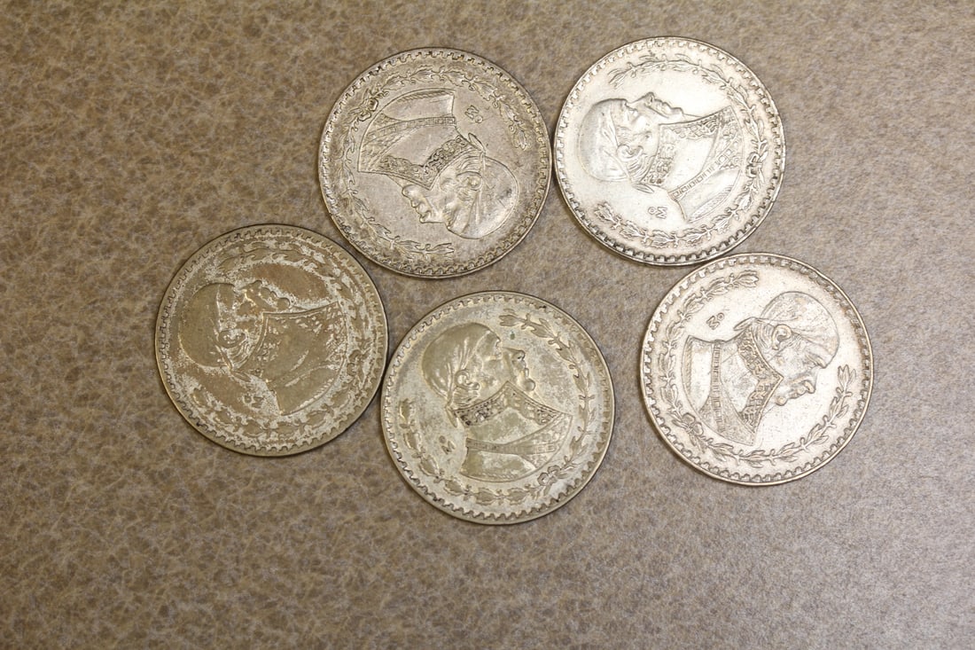 Lot of 5 Un Peso Coins: 10% silver