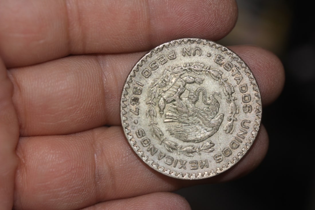 Mexico Un Peso 10% Silver Coin - 2