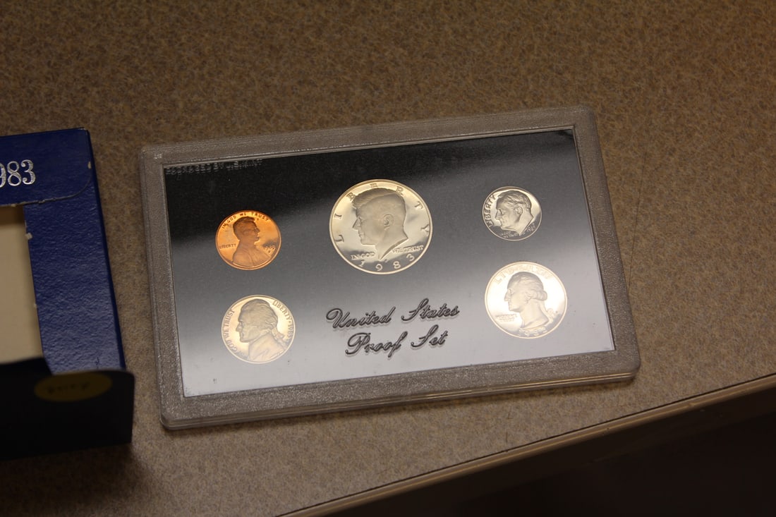 1983 US Proof Coin Set: as shown