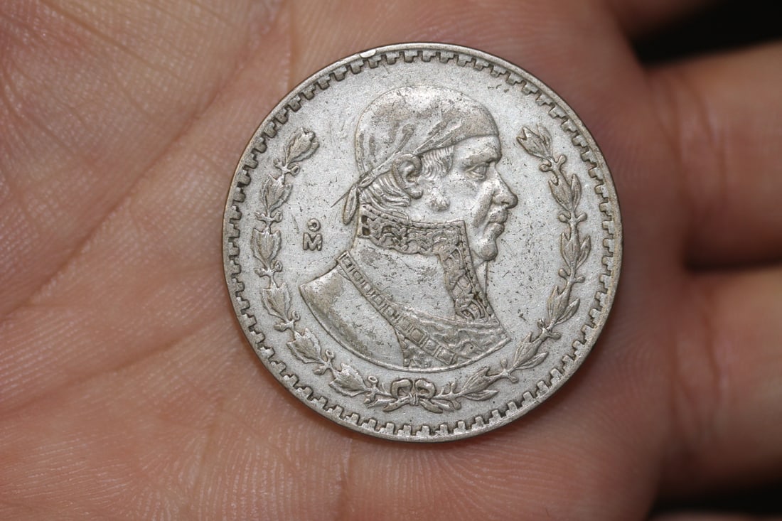1962 Mexico Un Peso: 10% silver coin