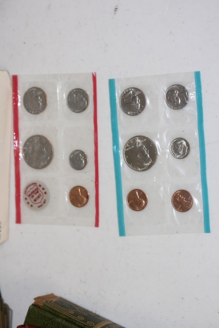 Department of Treasury 1972 US Mint Set: 11 coins in total