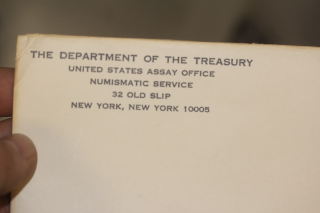 Department of Treasury 1972 US Mint Set - 5