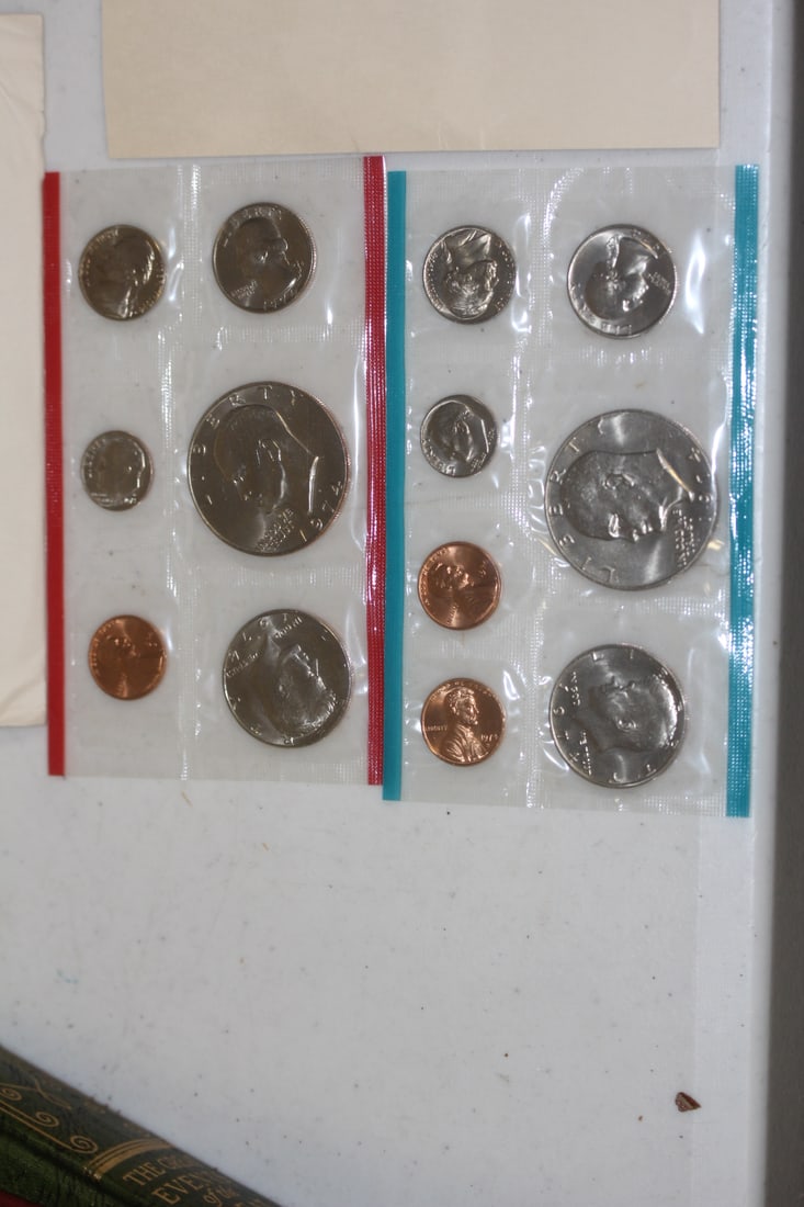 Department of Treasury 1974 US Mint Set: 13 coins in total