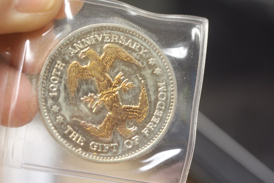 Commemorative Statue of Liberty Coin - 2