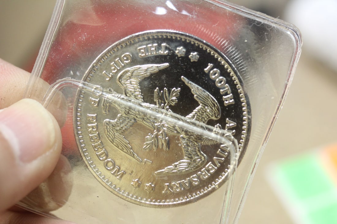 Commemorative Statue of Liberty Coin - 2