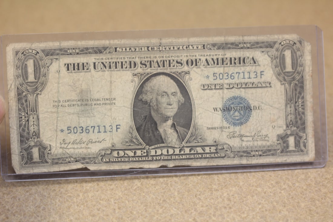 1935 One Dollar Blue Seal Star Note: as shown