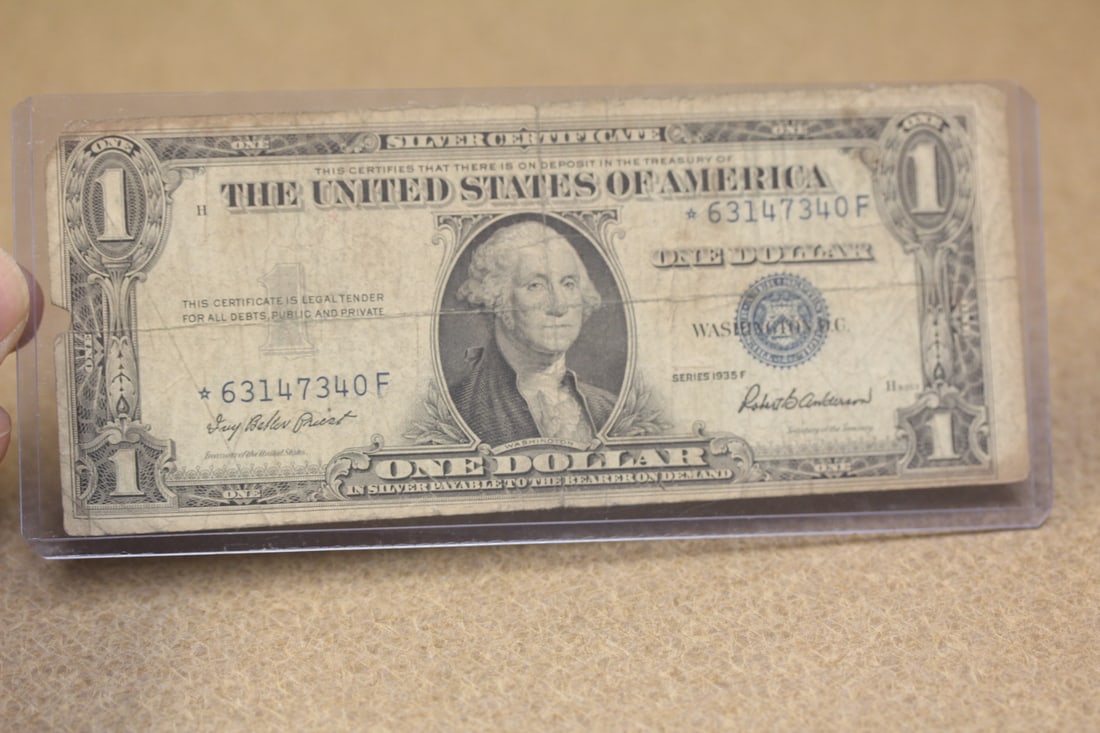 1935 One Dollar Blue Seal Star Note: as shown