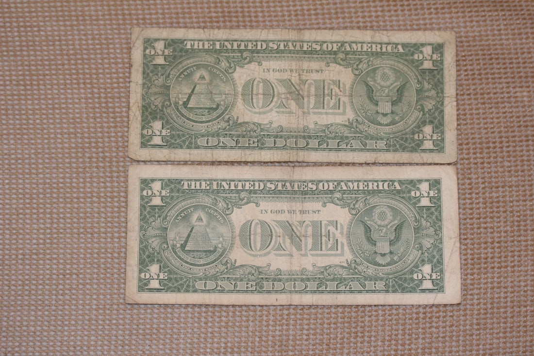 Lot of 2 1957 $1.00 Blue Seal Note - 2