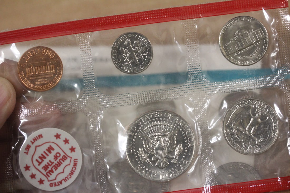 1972 US Department of Treasure Coin Set - 3