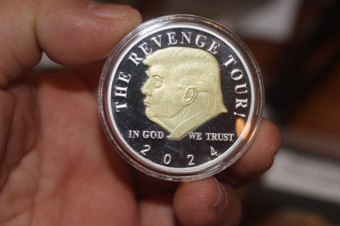 Commemorative Trump Coin 2024: clad