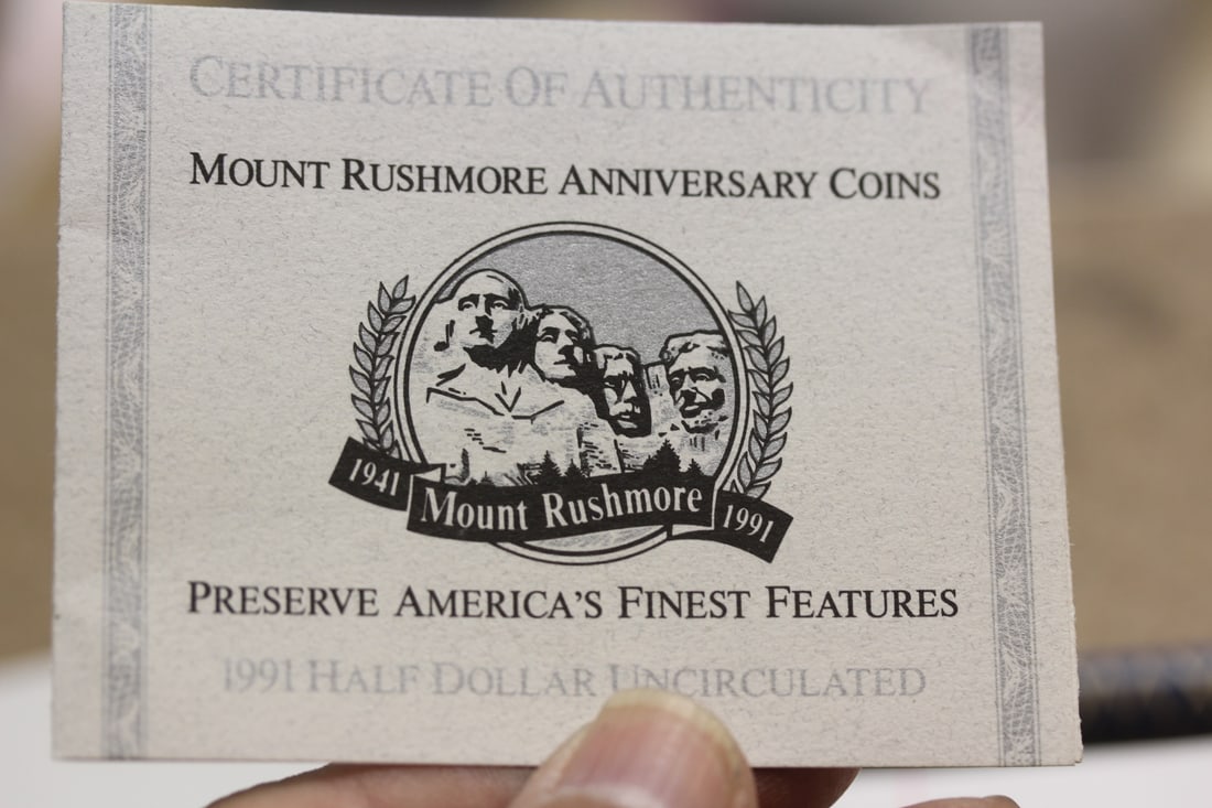 US Mount Rushmore Anniversary Coin - 3