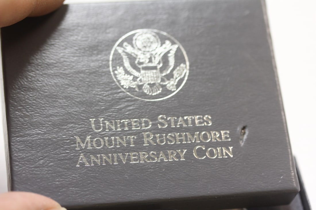 US Mount Rushmore Anniversary Coin - 4