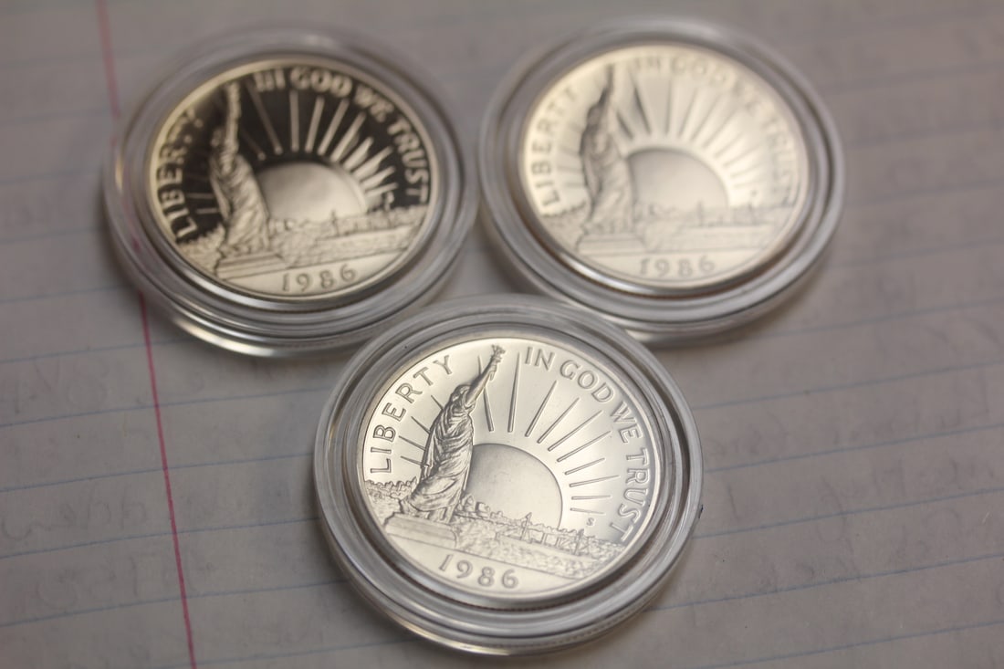 Lot of 3 1986 Liberty Coins: clad