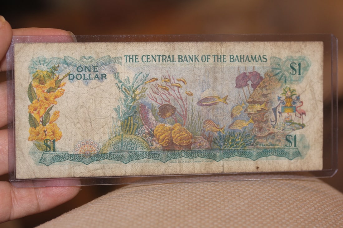 Bahamas One Dollar Note - 2