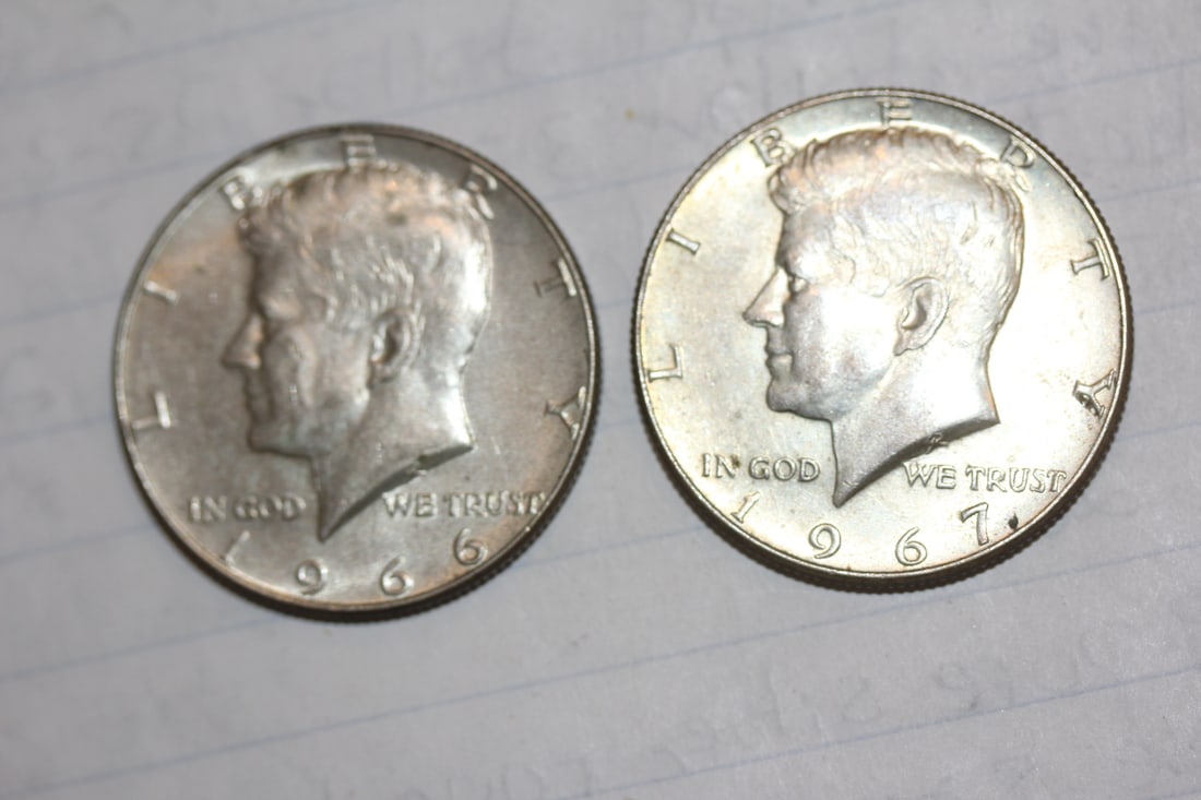 Lot of 2 Kennedy Half Dollars: 40% silver