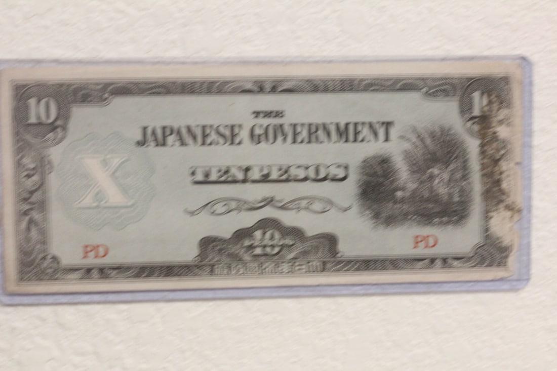 WWII Japanese Colony 10 Pesos Bank Note: as shown