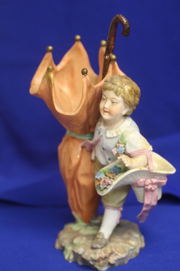 A Meissen Boy with Umbrella - 2