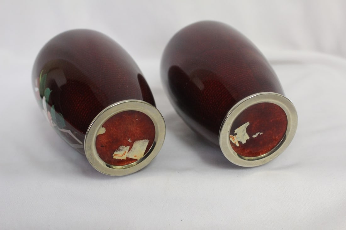 A Pair of Silverwired Japanese Cloisonne Vases - 4