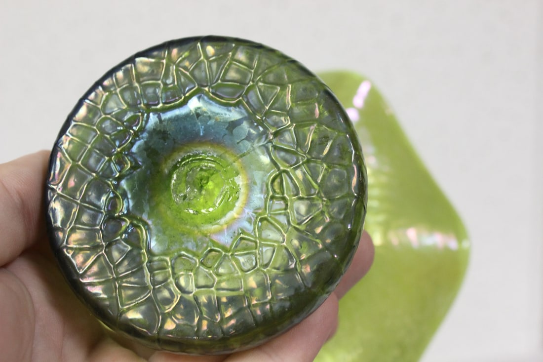 An Unsigned, Possibly Loetz Iridescent Vase - 3