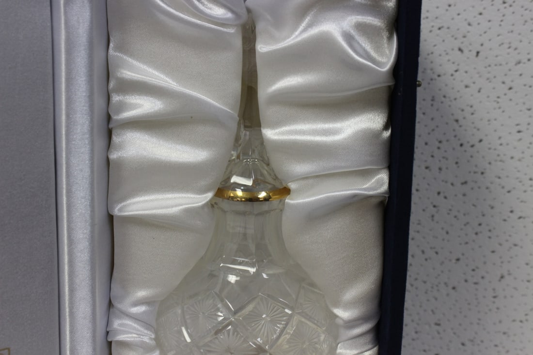 A Faberge Glass Coronation Tree Topper - 2