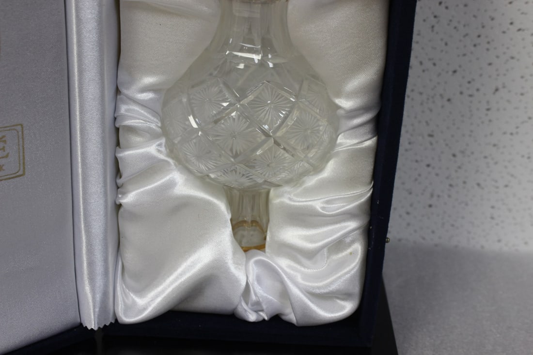 A Faberge Glass Coronation Tree Topper - 3