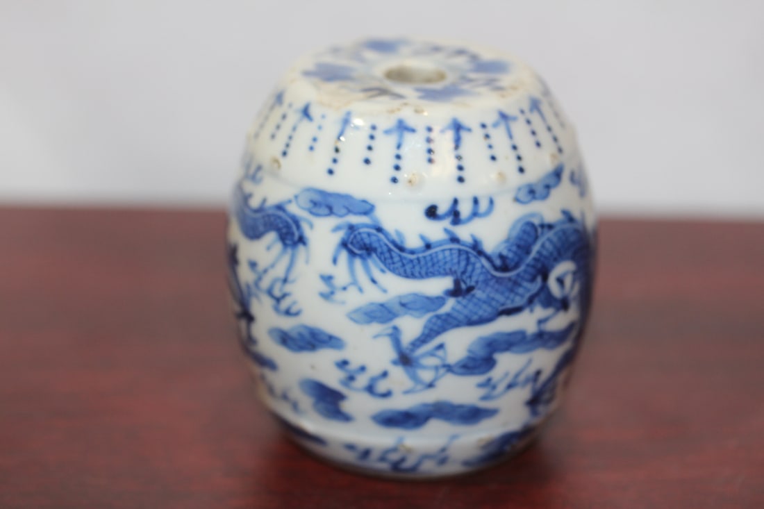 A Rare Chinese Blue and White Dragon Candle Holder - 3
