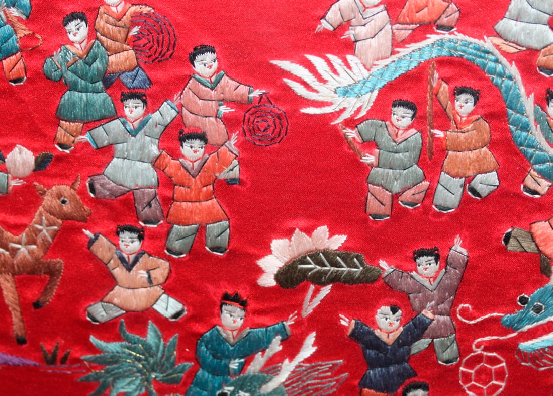 Antique Chinese Early 20th Century Embroidery - 6