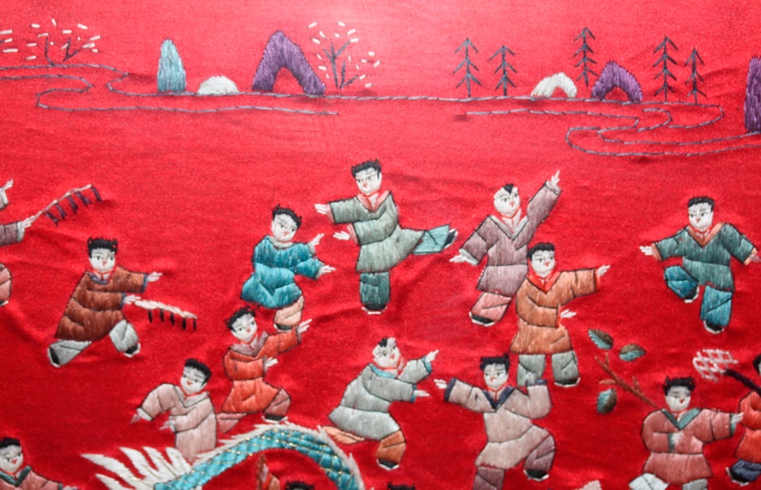 Antique Chinese Early 20th Century Embroidery - 7