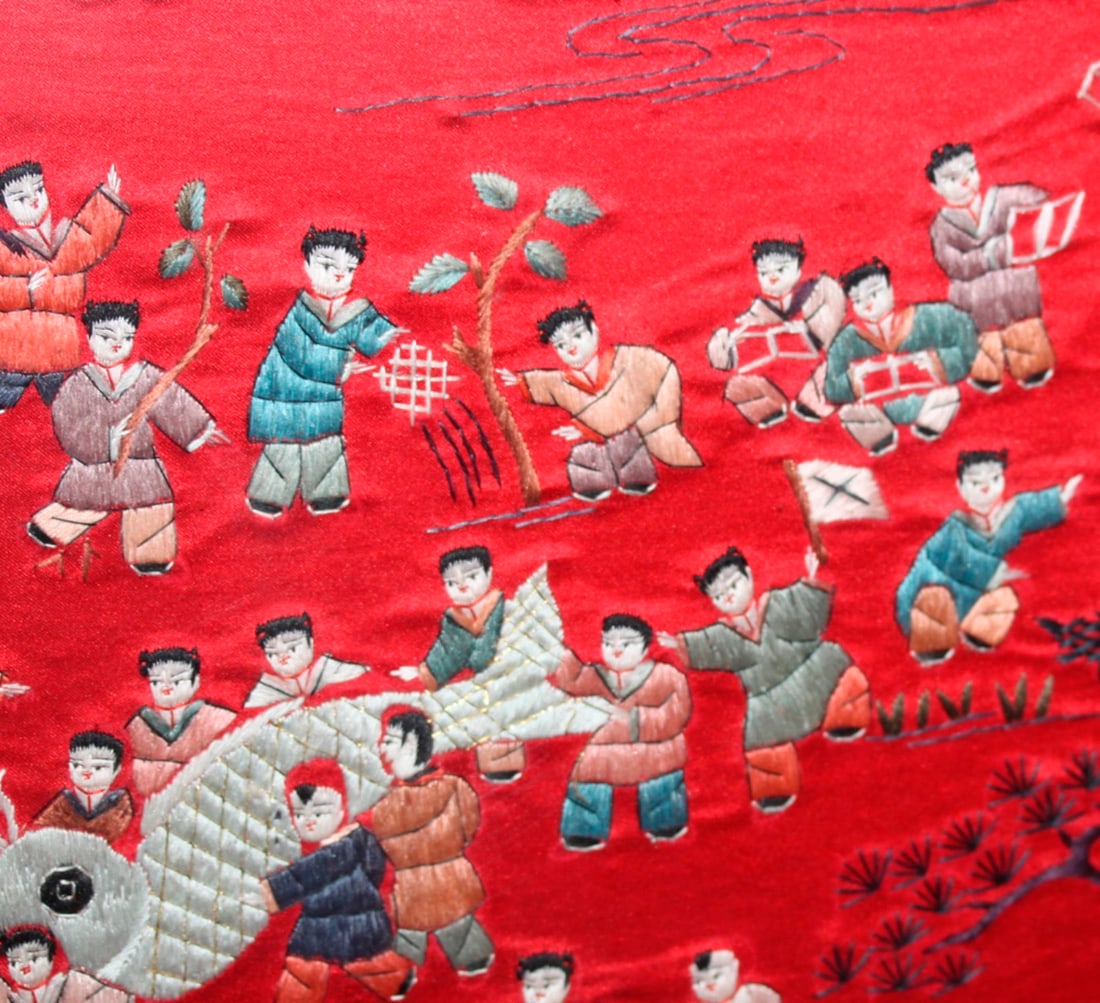Antique Chinese Early 20th Century Embroidery - 9