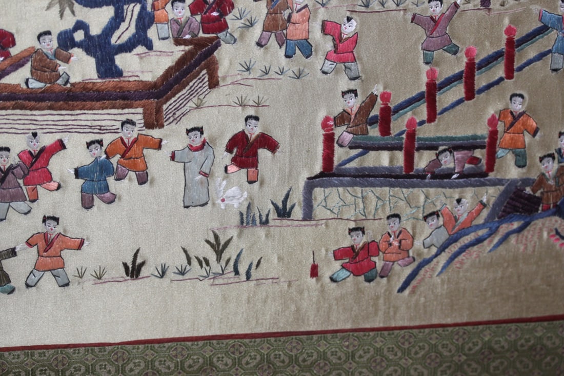 Antique Chinese Early 20th Century Embroidery - 11