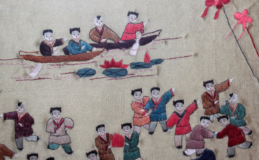 Antique Chinese Early 20th Century Embroidery - 12
