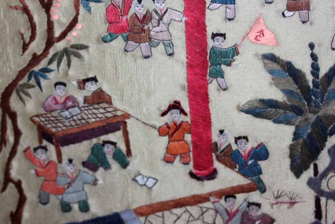 Antique Chinese Early 20th Century Embroidery - 5