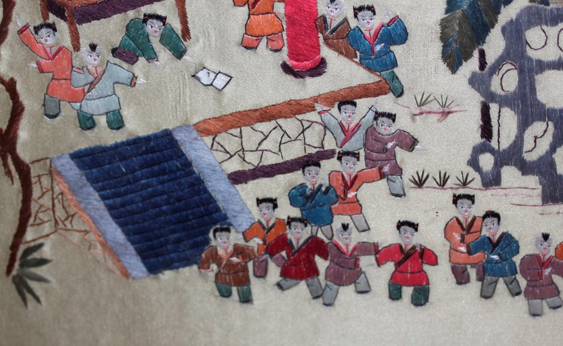 Antique Chinese Early 20th Century Embroidery - 6